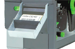 Tiskárna řady XC Q4 se řezačkou CSQ 402 a zásobníkem nařezaných etiket.